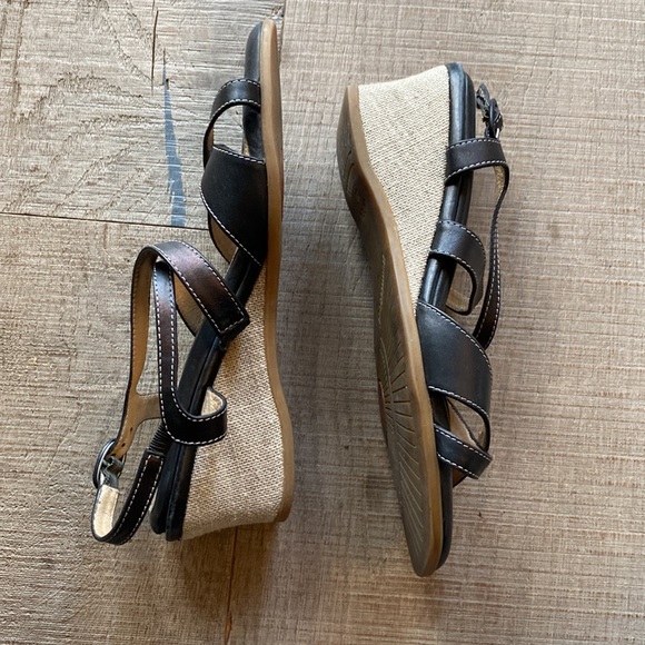 BeautiFeel Black Leather Wedge Heels Sandals Size 38 - Picture 9 of 16